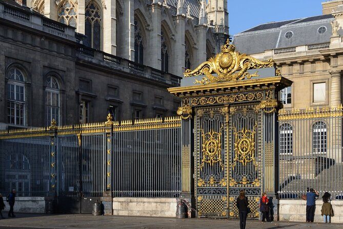 Sainte-Chapelle Paris with Audio Guide Walking Tour - Who Should Consider This Tour?