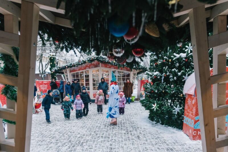 Sainte-Maxime: Christmas Walking Tour - Key Points
