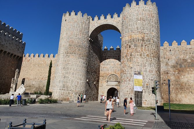 Salamanca and Avila Private Tour From Madrid With Hotel Pickup - Exploring Salamanca