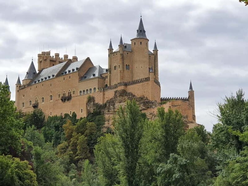 Salamanca: Segovia and Avila Day Trip with Guide - Who Would Enjoy This Tour?