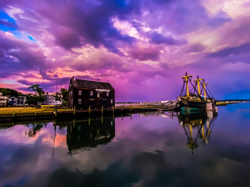Salem, MA: History and Hauntings Guided Walking Tour - Marveling at the McIntire District