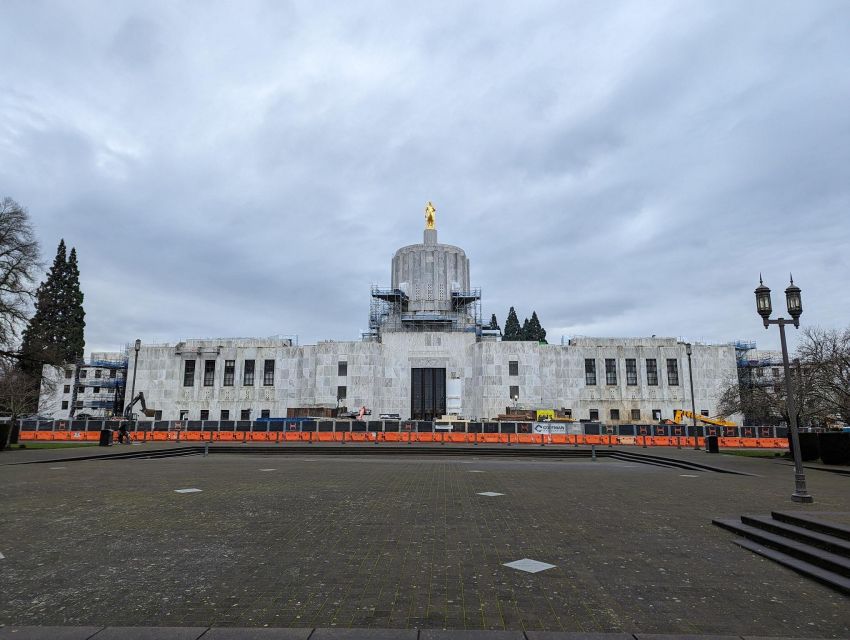 Salem Oregon: Scavenger Hunt Walking Tour and Game - Historic Oregon State Capitol