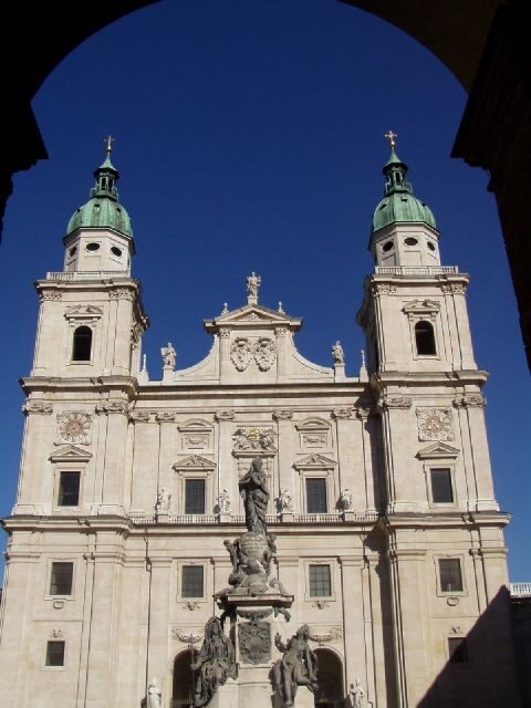 Salzburg 2.5-Hour Walking Tour: Mozart, Old Town & More - The Experience in Detail