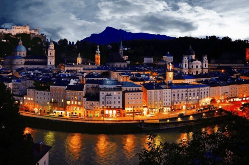 Salzburg Christmas Market and City Highlights Evening Tour - Analyzing the Value