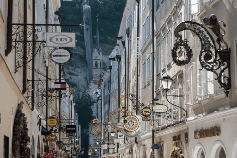 Salzburg Christmas Market and City Highlights Evening Tour - The Sum Up