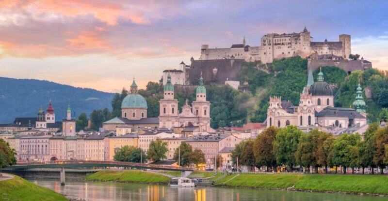 Salzburg: Christmas Market Magic with a Local - Exploring Salzburg’s Christmas Markets