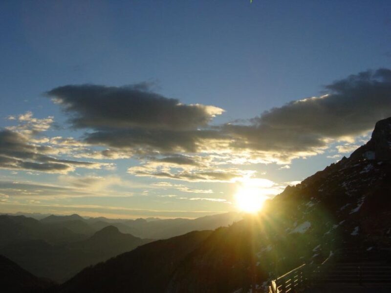 Salzburg: Private Eagle's Nest Tour - Guides and Authenticity