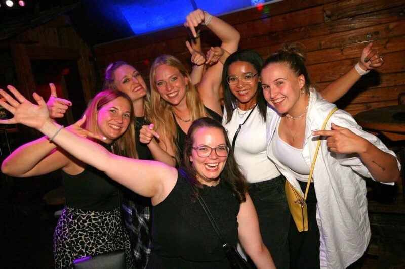 Salzburg: Pubcrawl Tour through best Bars and Clubs in Town - Key Points