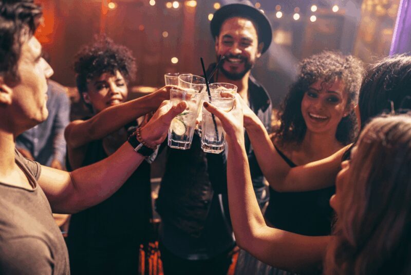 Salzburg: Pubcrawl Tour through best Bars and Clubs in Town - Middle Stops: Exploring Different Vibes