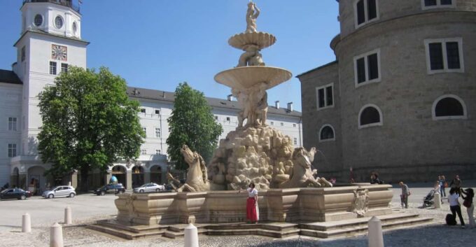 Salzburg: Sound of Music Sightseeing Walk With Audio Guide - Meeting Point Details