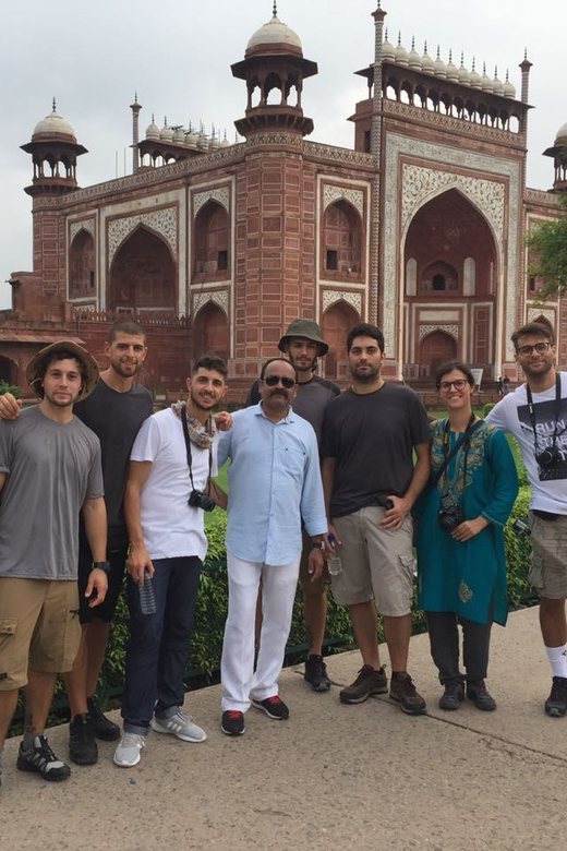Same Day Agra Guided Sharing Group Tour From Delhi - Itinerary and Highlights