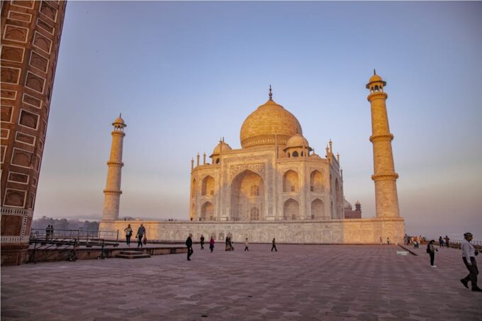 Same Day Agra Guided Sharing Group Tour From Delhi - Tips for an Enjoyable Experience
