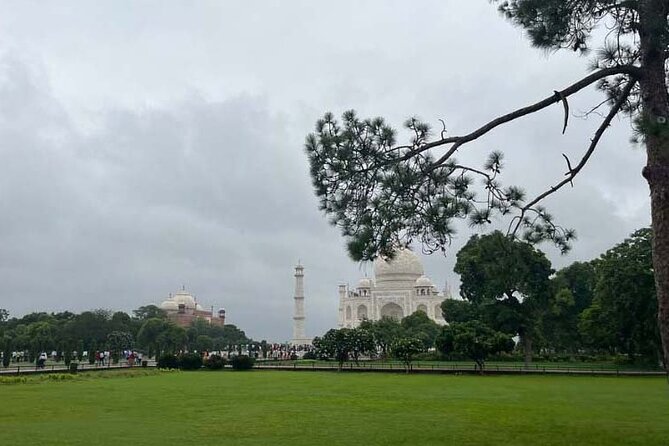 Same Day Taj Mahal Trip From Delhi (With Skip The Line Option) - Dress Code and Accessibility