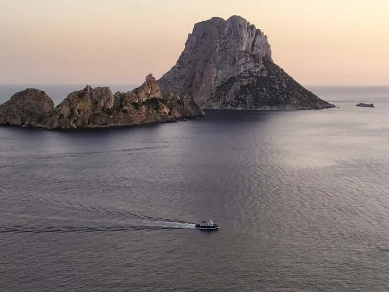 San Antonio: Es Vedrà, Formentera Tour with Food & Drinks - Who Would Enjoy This Tour?