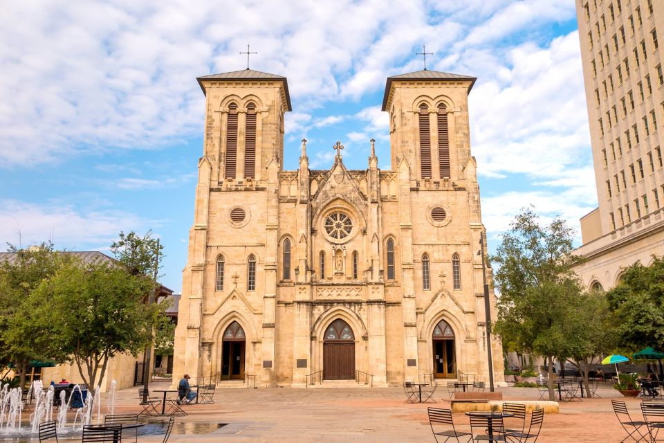 San Antonio: Icons of San Antonio Walking Tour - Briscoe Western Art Museum