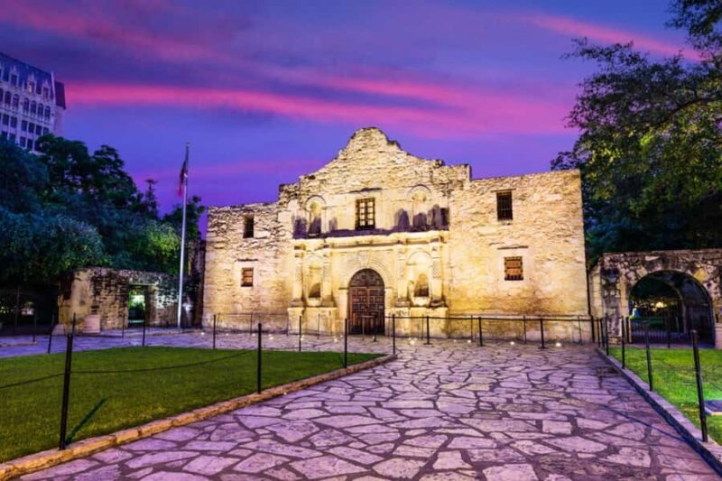 San Antonio Small Group Night Tour with Tower of Americas - La Villita: Art, History, and Charm