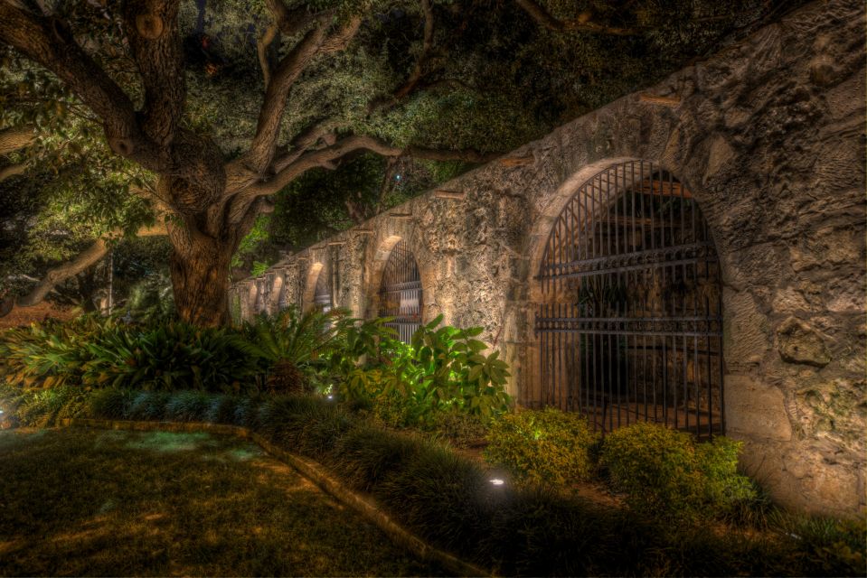 San Antonio: The Madames and Mayhem Ghost Tour - Exploring Haunted Locations