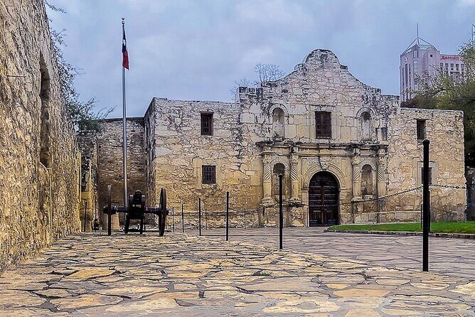San Antonio's 1/2-day History and cultural guided driving tour - FAQ