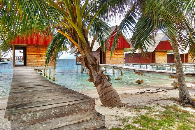 San Blas - 3D/2N Private OVER OCEAN Cabin + Meal + Community Tour - Cabin and Amenities