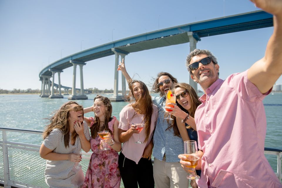 San Diego: Bay Sights and Sips Sunset Cruise - Dining and Refreshment Options