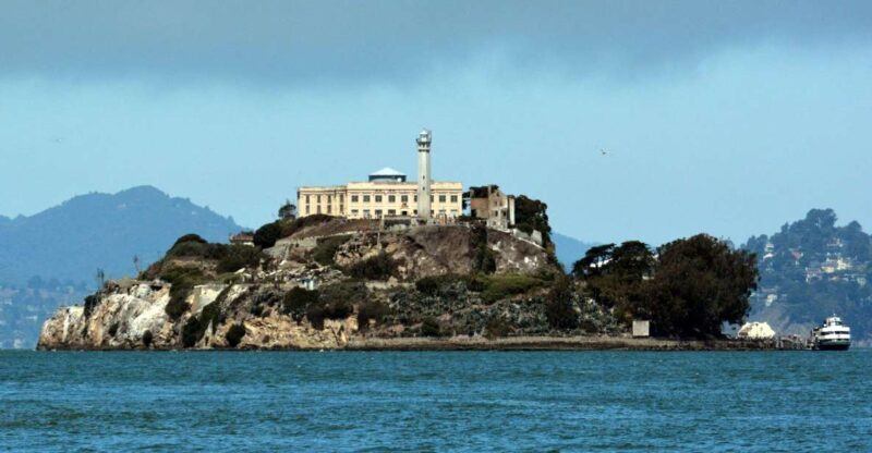 San Francisco: Alcatraz Island & Bike Rental - Key Points