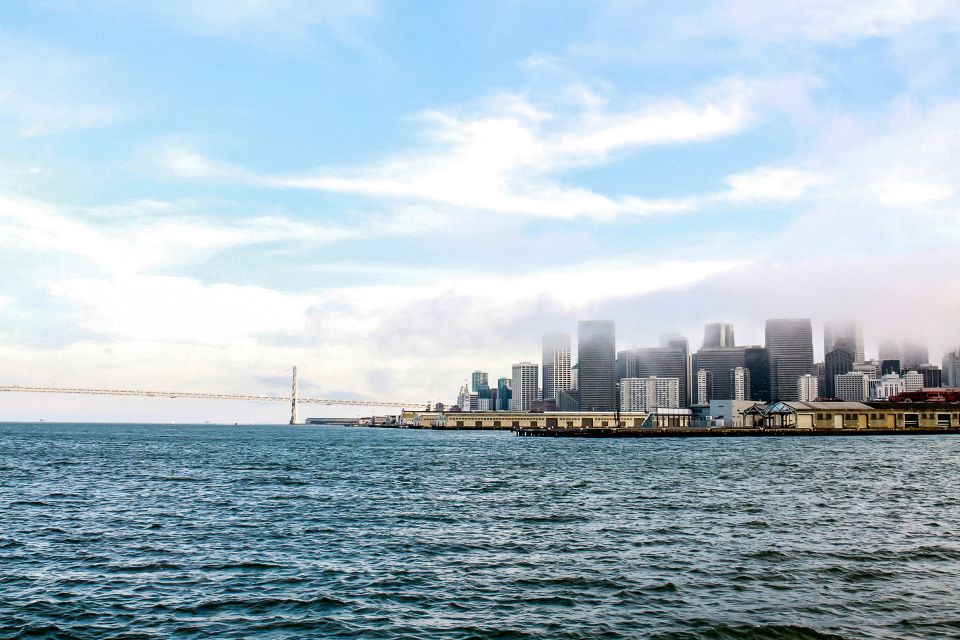 San Francisco: California Sunset Boat Cruise - Nighttime Skyline Experience