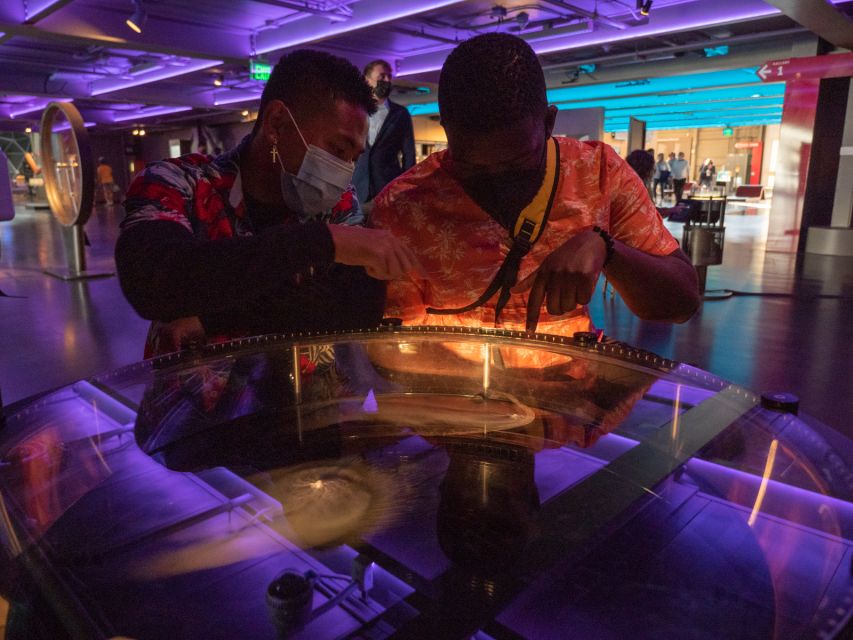 San Francisco: Exploratorium After Dark Entry Ticket (18+) - Guest Speakers and Activities