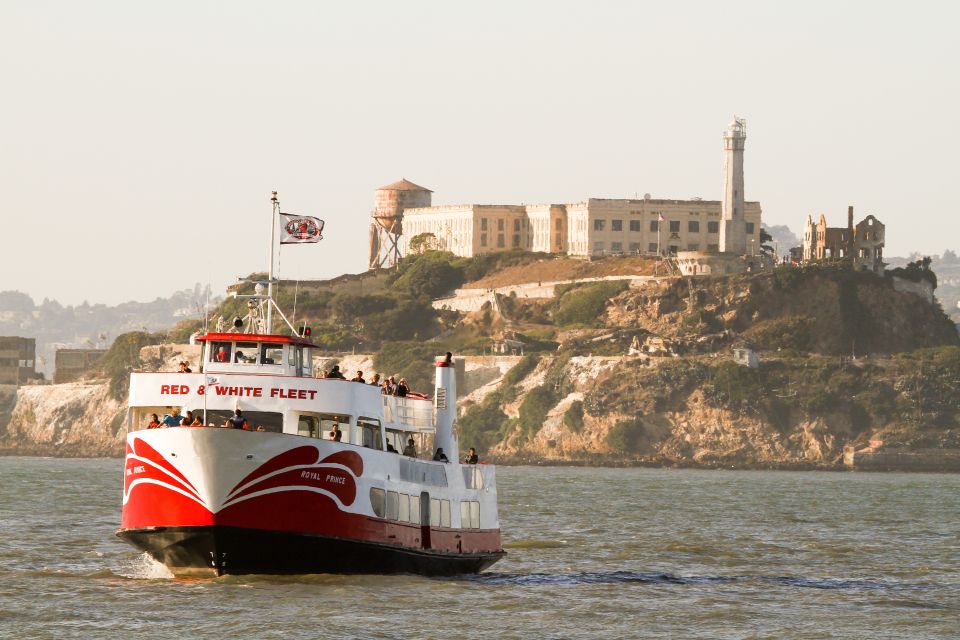 San Francisco: Golden Gate Bay Cruise - Onboard Amenities