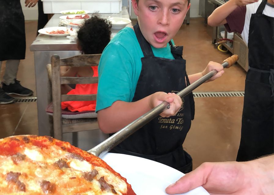 San Gimignano: 2-Hour Pizza Class & Wine Tasting - Wine Tasting and Tuscan Meal