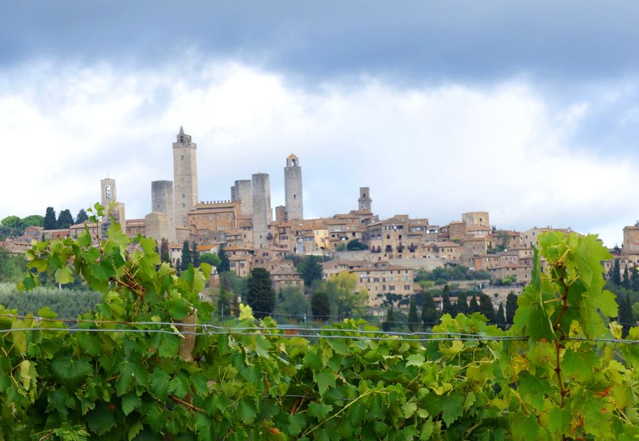 San Gimignano and Volterra: Day Tour From Siena - Discovering Monteriggionis Fortress