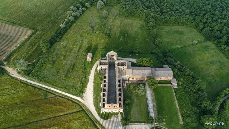 San Gimignano: Drone Tour video in tuscany - What to Expect from Your Drone Video Experience in Tuscany