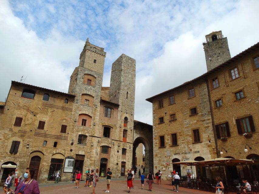 San Gimignano Private Guide: Manhattan of the Middle Ages - Admiring Collegiate Church Frescoes