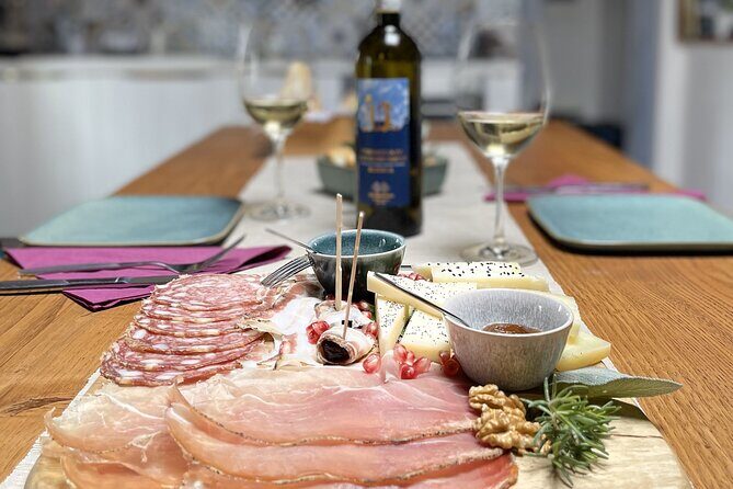 San Gimignano: Vineyard and Cellar Tour with Wine Tasting - The Experience in Detail