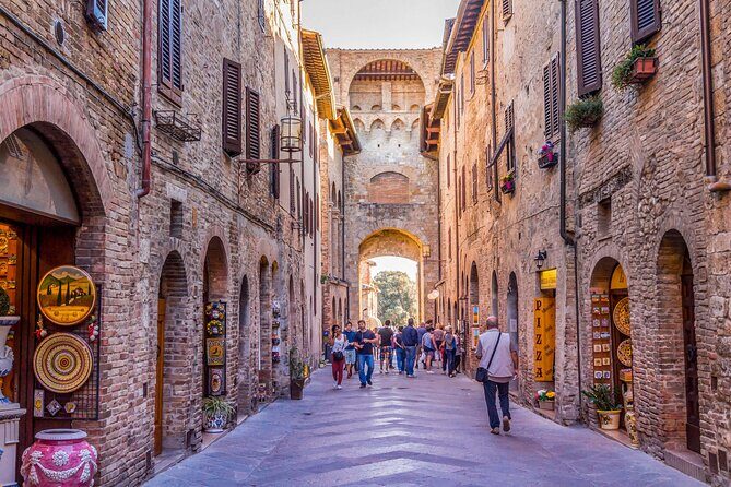 San Gimignano Walking Tour with Audioguide on Your Smartphone - Who Will Find This Tour Most Valuable?