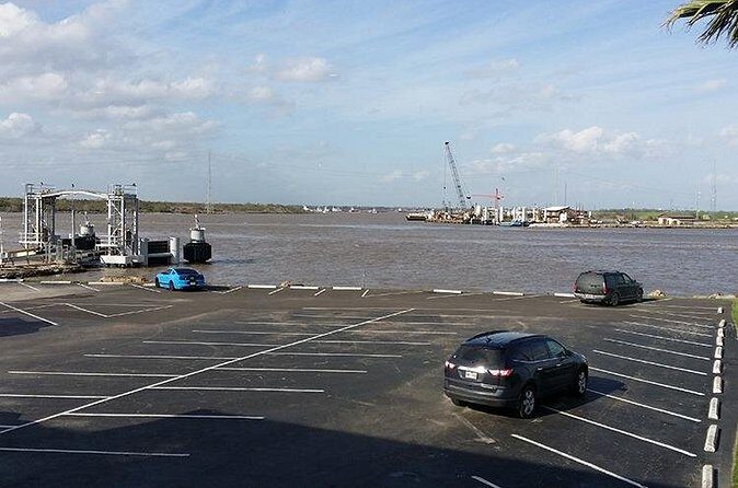 San Jacinto State Park and the Battle of San Jacinto Tour - The Surrounding Route: Houston and Beyond