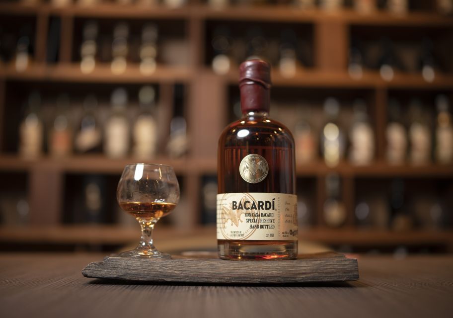 San Juan: Casa Bacardi Distillery Tour - Welcome Cocktail