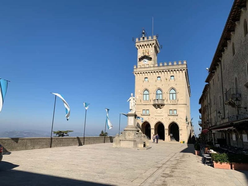 San Marino Historical Center Private Tour with tourist guide - Key Points