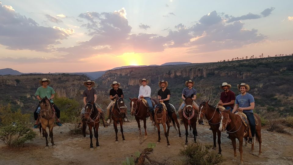 San Miguel De Allende: Overnight Horseback Riding Excursion - Knowledgeable Bilingual Guide Assistance