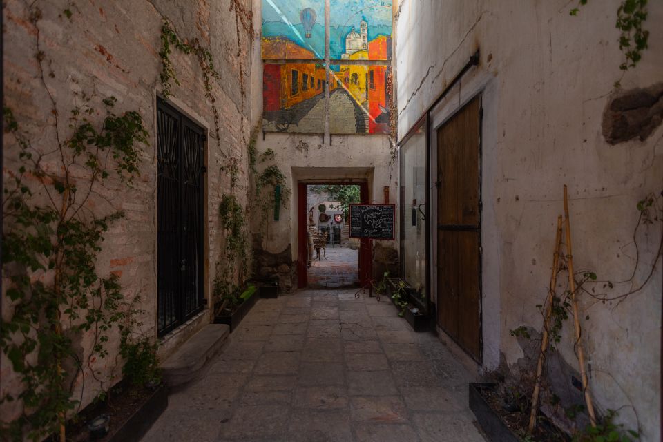 San Miguel: Landmarks and Lunch Walking Tour in English - Inclusions in the Tour Package