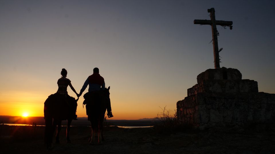 San Miguel: Romantic Horseback Riding at Sunset - Overview of the Experience