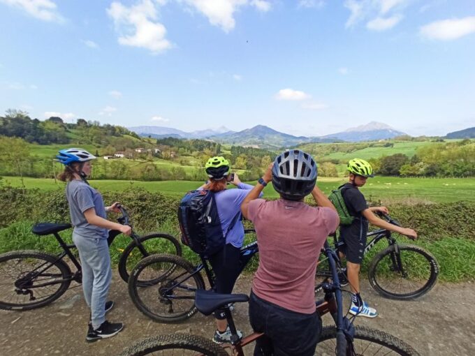 San Sebastián: Basque Country Mountain Bike Exploration - Included Amenities