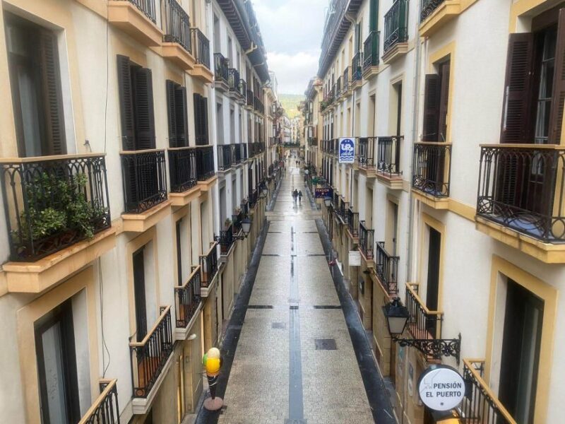 San Sebastián: City Tour With Pintxos and Wine - Architectural Wonders Unveiling