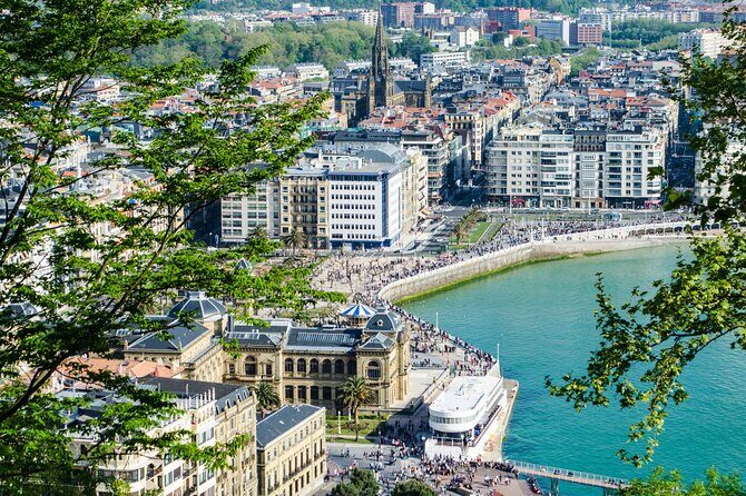 San Sebastian Donostria: Self Guided Scavenger Hunt and Tour - The Sum Up