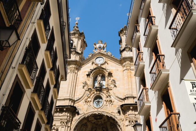 San Sebastian: Guided Food Tour With Pintxo Tasting & Wines - Local Culture and History