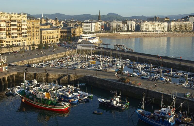 San Sebastian: Guided Walking Tour with Pintxo and Drink - Why This Tour Offers Great Value
