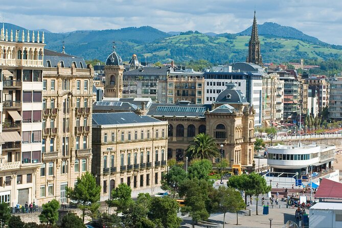 San Sebastian: Old Town Exploration Game and Tour - Tips for a Smooth Experience