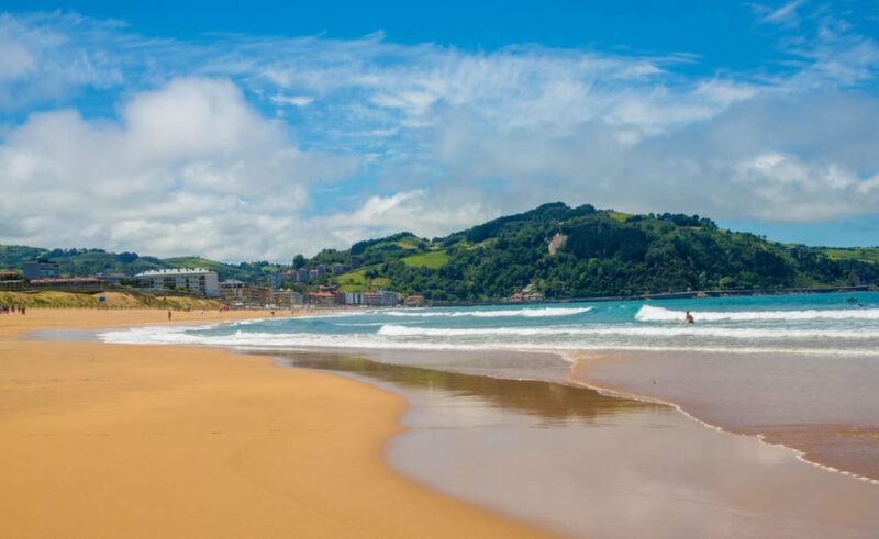 San Sebastian: Surf & Party Hostel - Surf Lessons and Activities