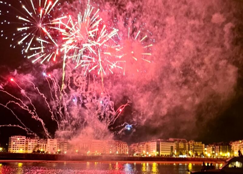 San Sebastian: Yacht Cruise With Fireworks Experience - Fireworks Celebration