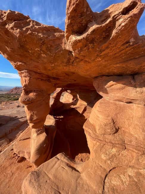 Sand Hollow: Hummer Tour with Rock Crawling & Sand Dunes - Key Points