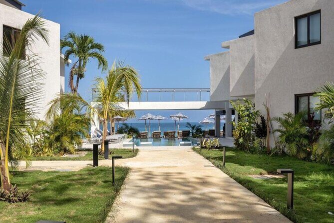 Sangster International Airport to Negril Footprintson Transfer - An In-Depth Look at the Transfer Experience